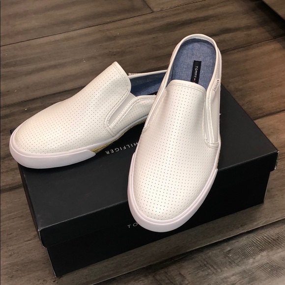 NWOT Tommy Hilfiger Slip-on Mules - Picture 1 of 4